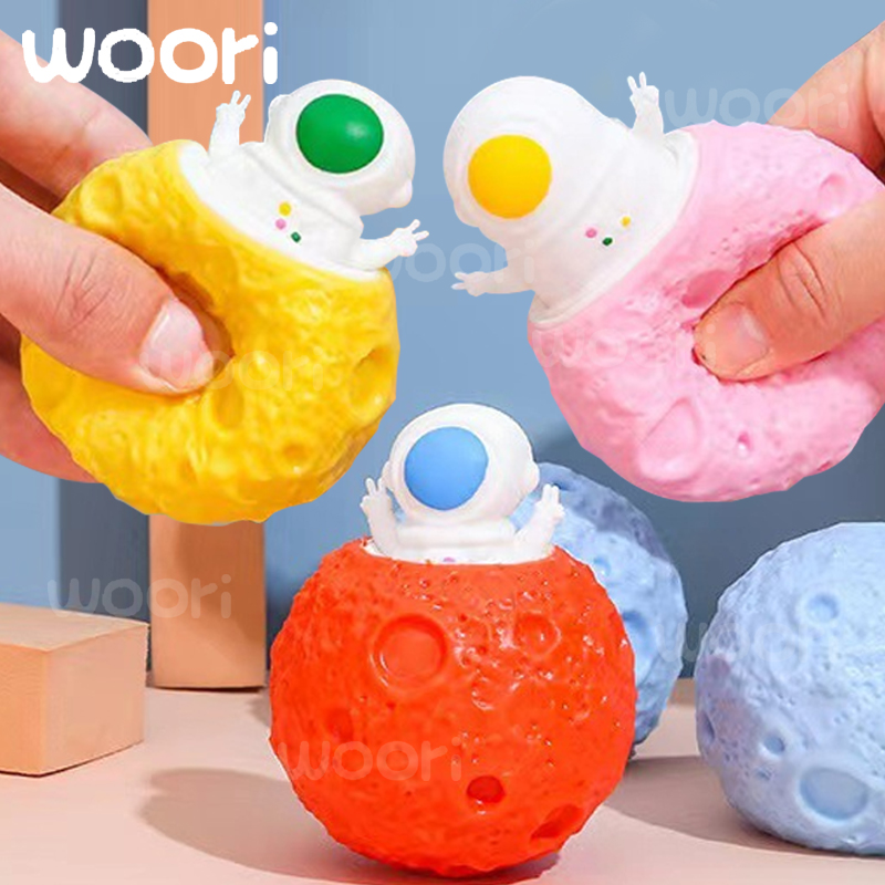 Squeeze Astronauts Planet TPR  - Party Games Adults Funny のレビューと価格
