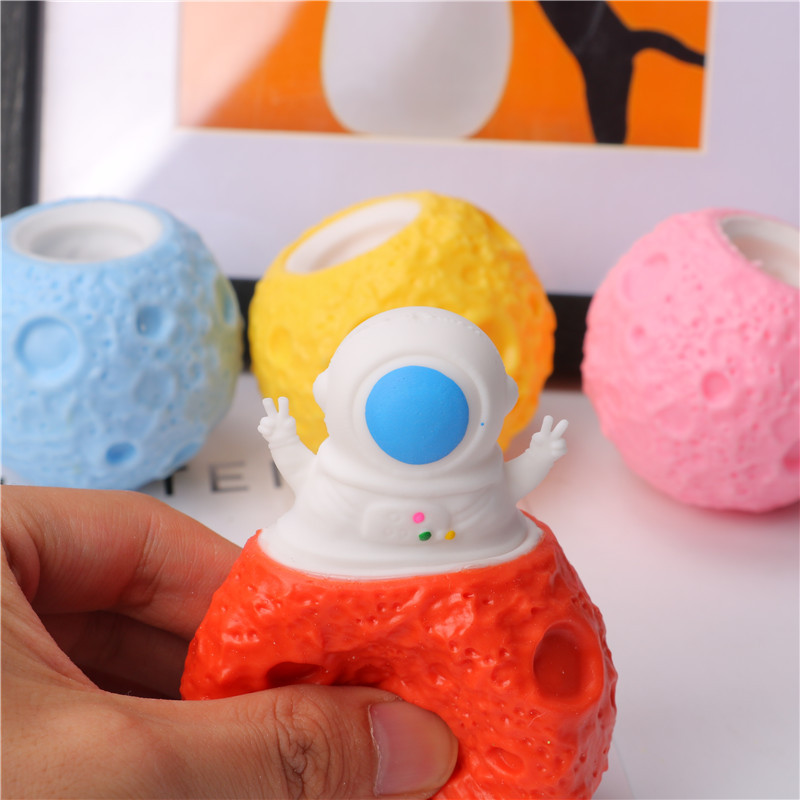 Squeeze Astronauts Planet TPR  - Party Games Adults Funny のレビューと価格