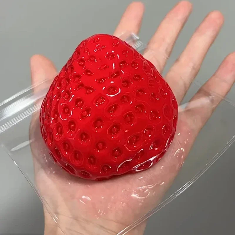 Squishy Big Strawberry Squeeze - Party Games Crazy のレビューと価格