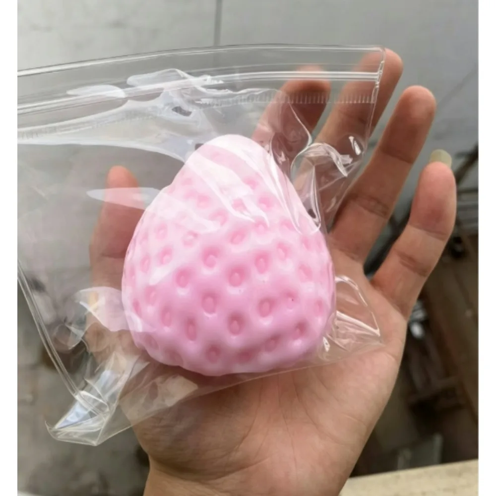 Squishy Big Strawberry Squeeze - Party Games Crazy のレビューと価格
