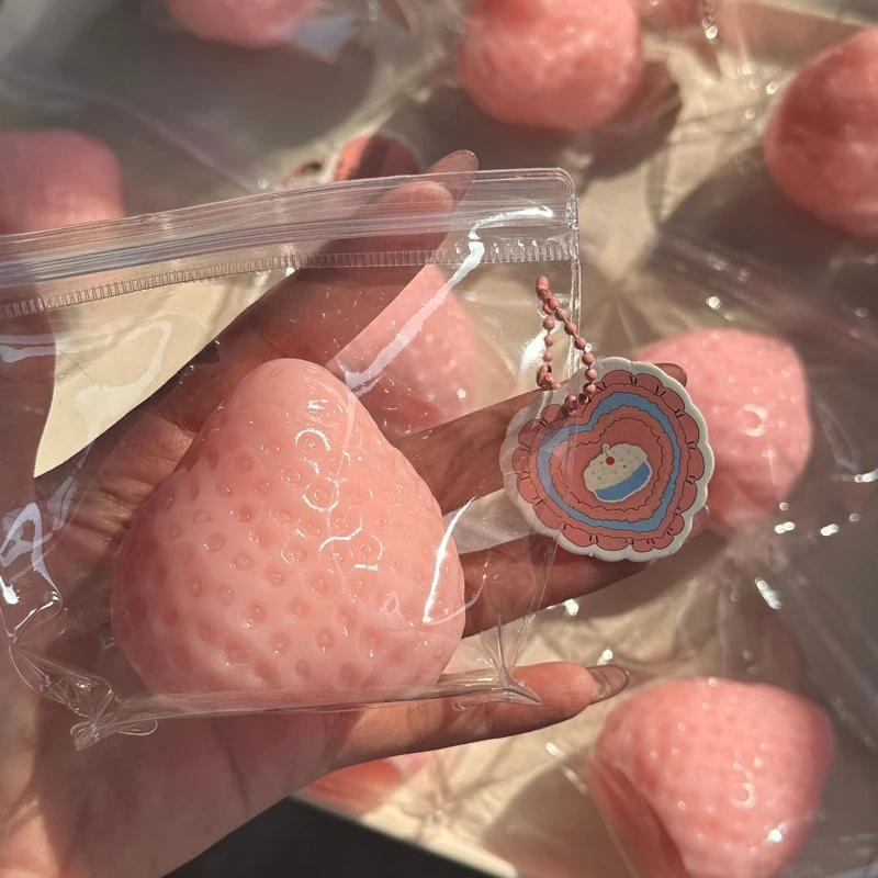 Strawberry Taba Squishy Fidget - Party Games Crazy のレビューと価格
